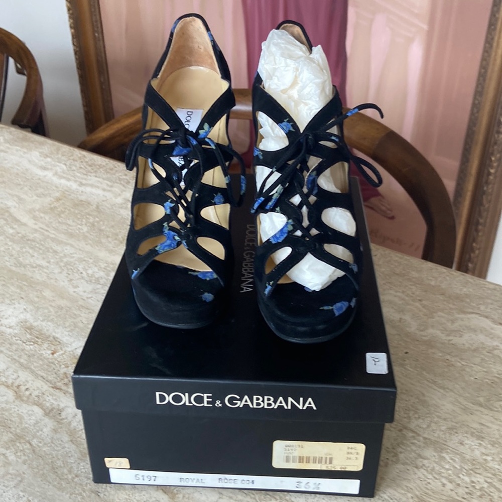 Never worn Dolce & Gabbana platform sandals.